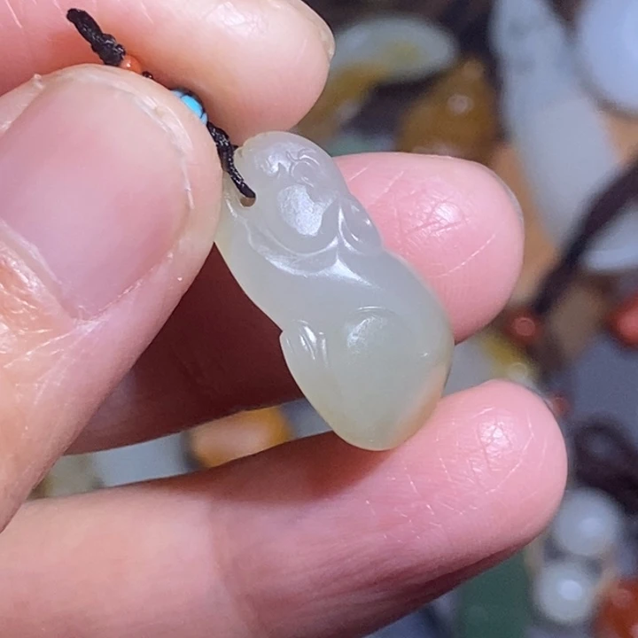 帝****和田玉未镶嵌颈饰