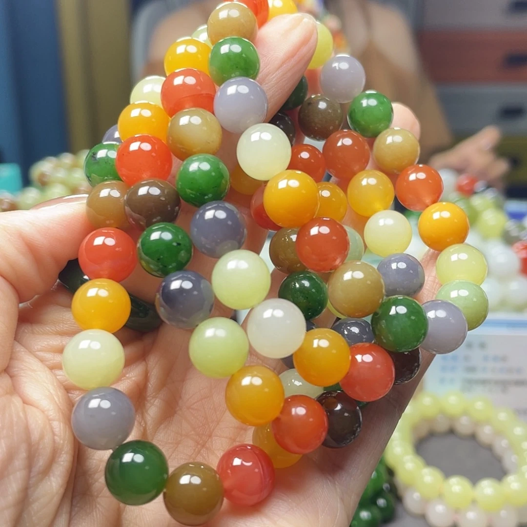 未镶嵌手链和田玉拍一发一，多样性发货，有瑕疵，介意勿拍