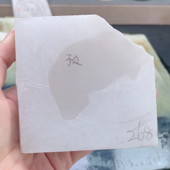 时****和田玉未镶嵌手镯定制