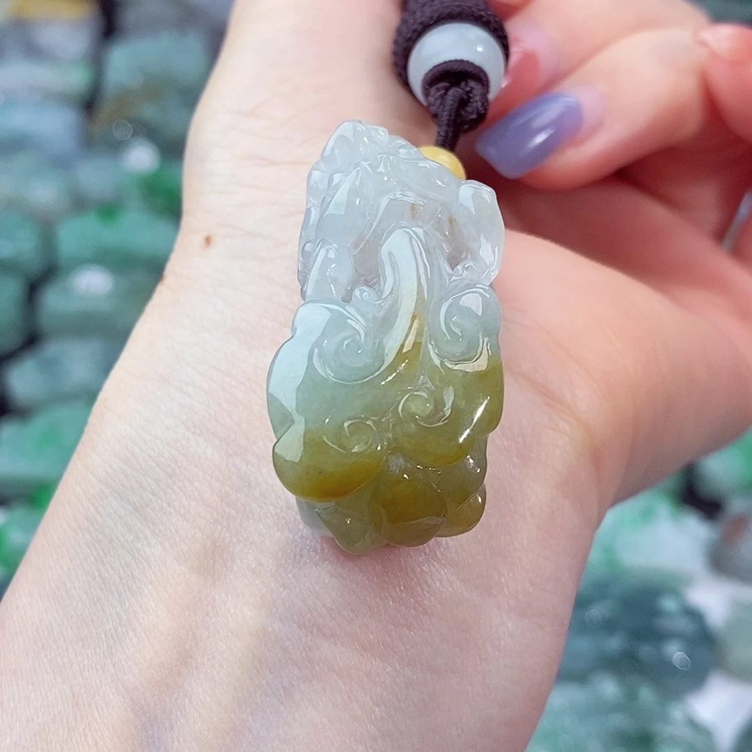 颈饰未镶嵌翡翠天然