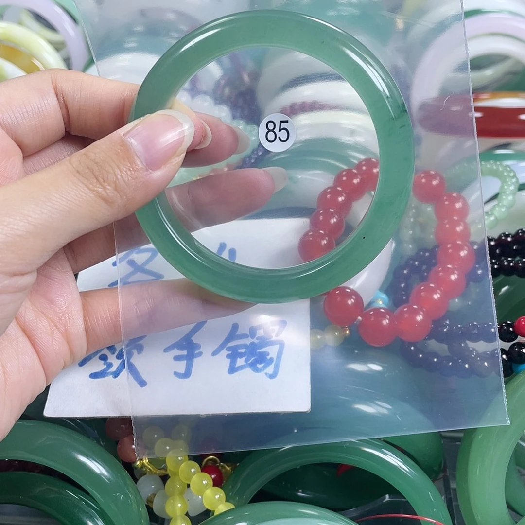 【闪购商品】石英质玉手镯未镶嵌58