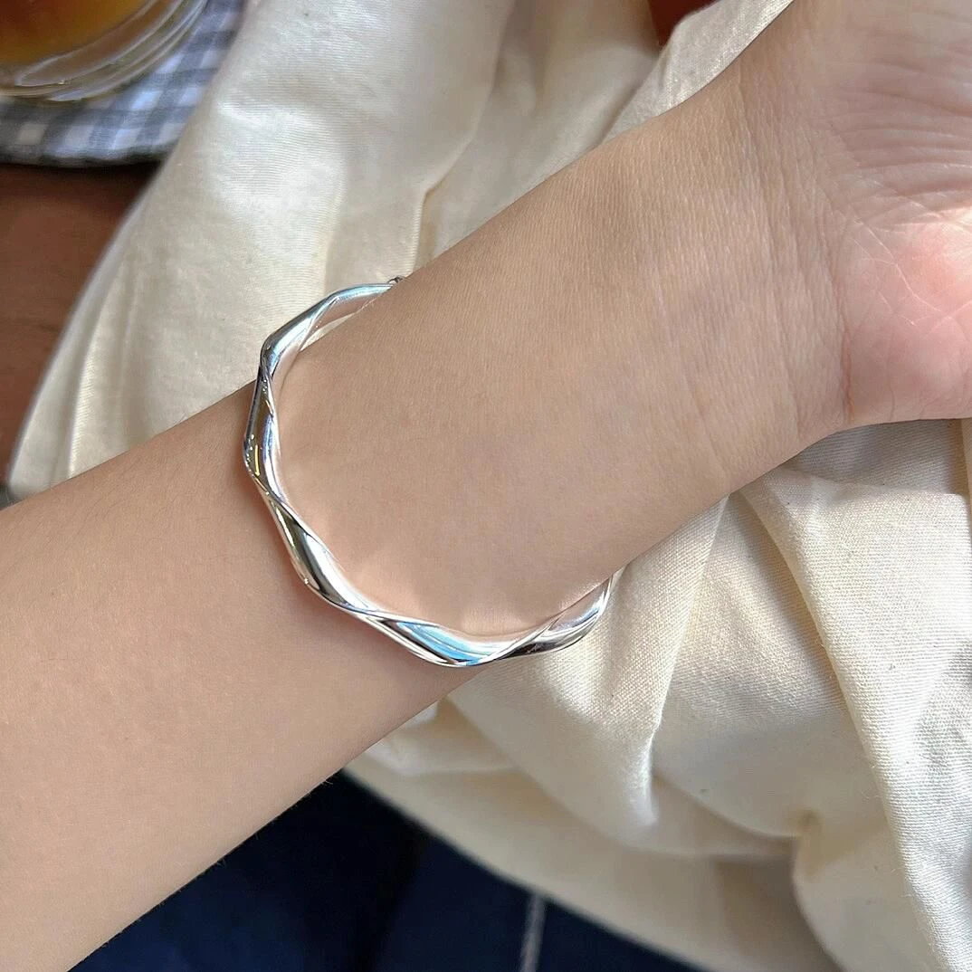 足银手镯 莫比乌斯环9999足银推拉镯实心素圈年轻款简约百搭时尚