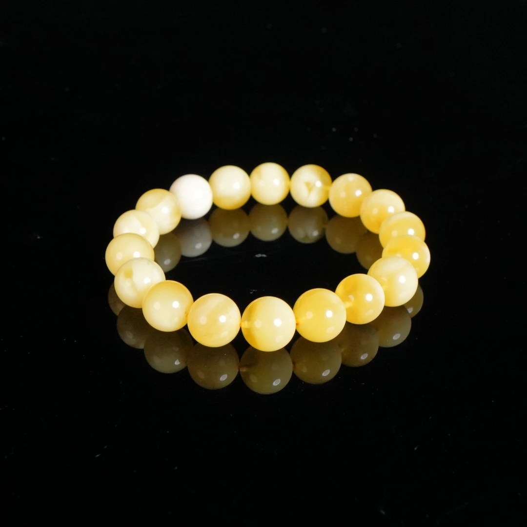 DY-M232    10-12白花蜜蜡手串14.33g