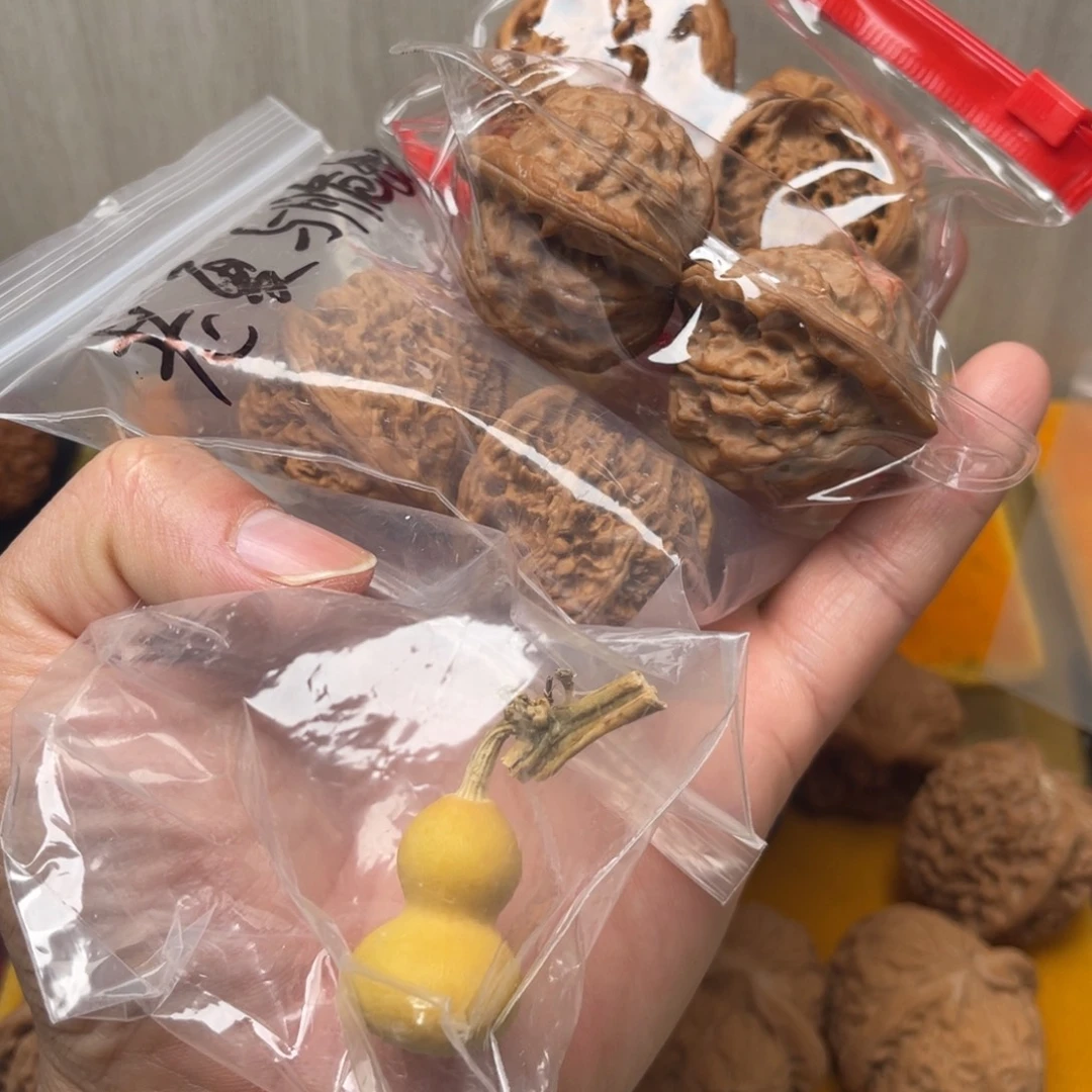 老***鹅文玩核桃把件图图➕大沽石