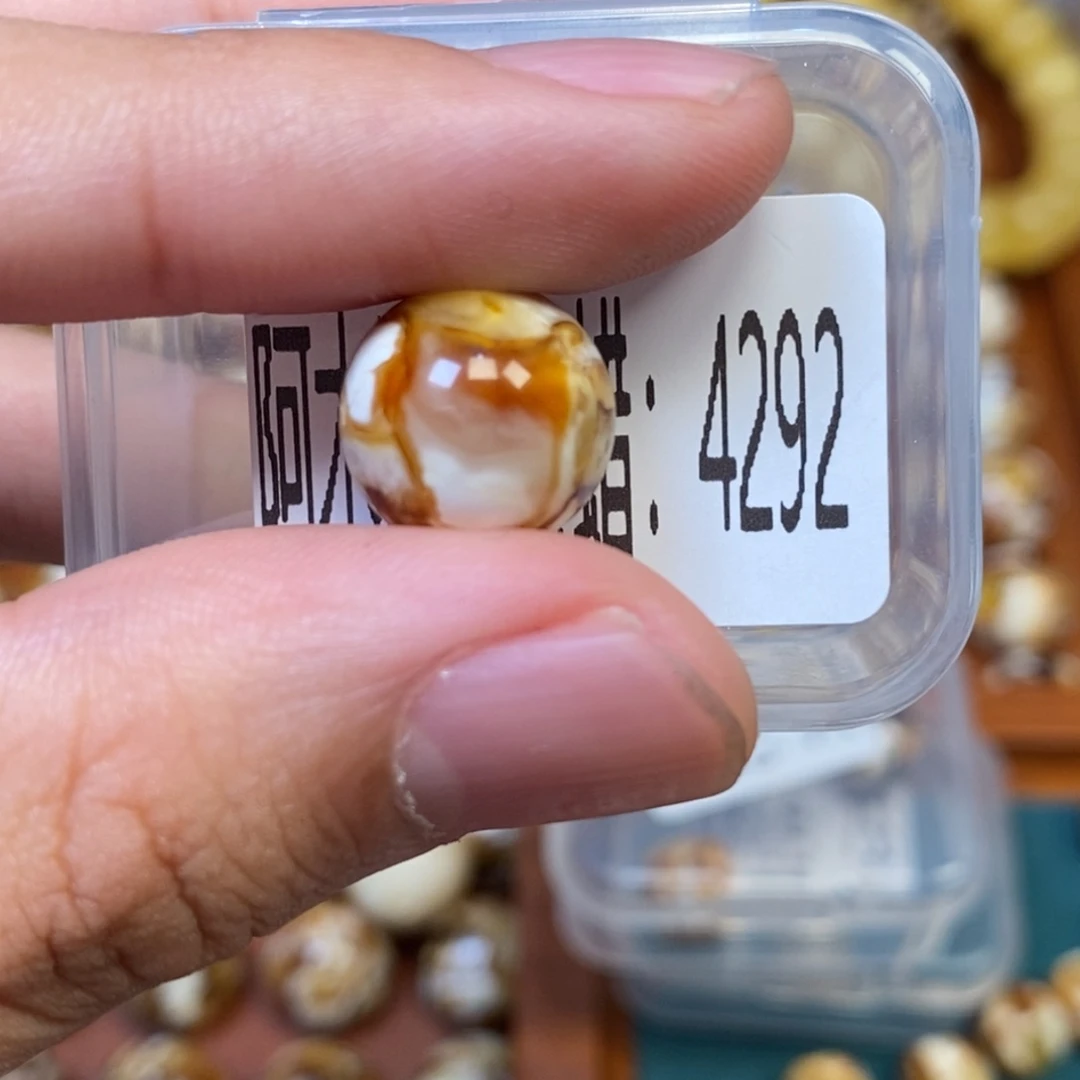 把件猴头核桃沁色圆珠老型4292