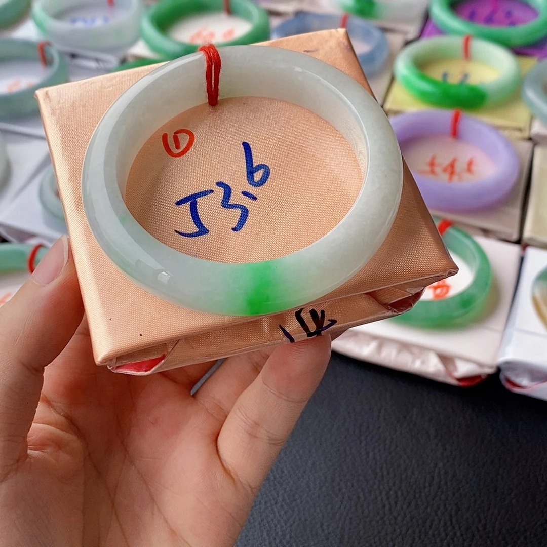 翡翠手镯未镶嵌1号