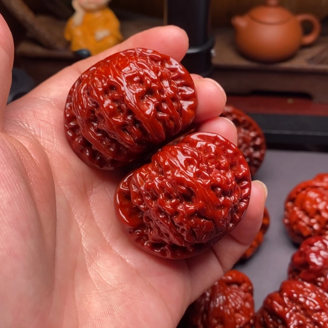 文玩核桃吊坠44白狮子修尖