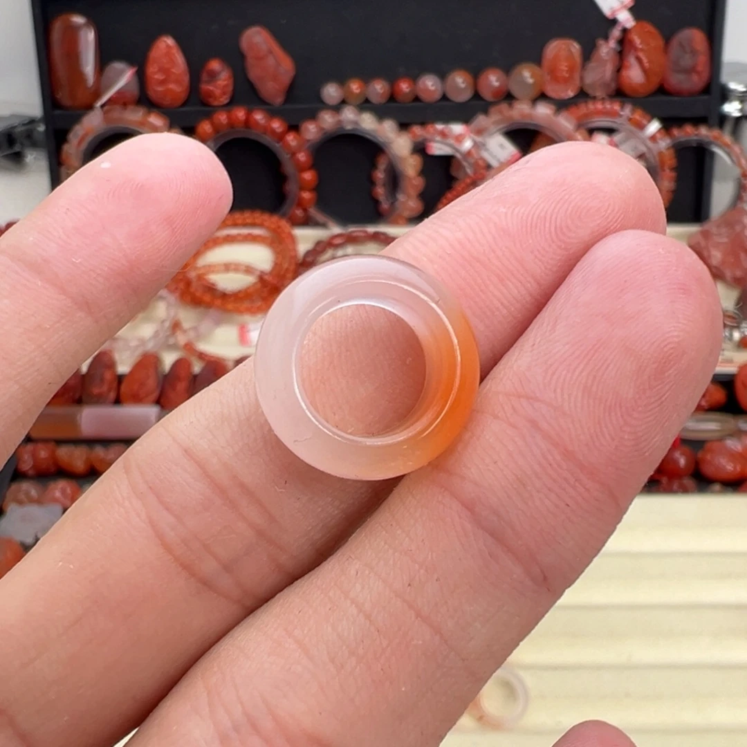 冉***叶南红玛瑙钛钢颈饰跑环内径10mm