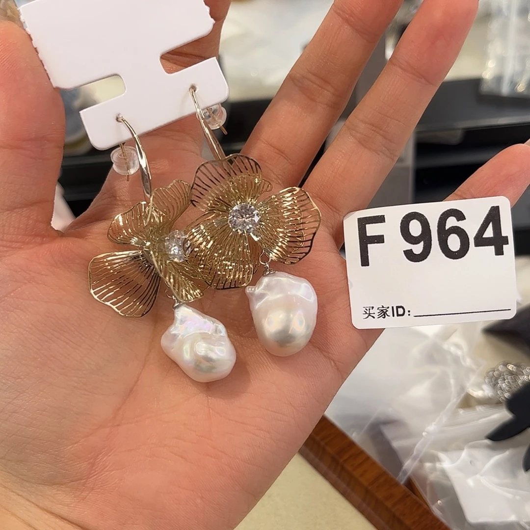 合金淡水珍珠耳饰