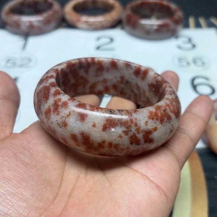 2***5石英质玉未镶嵌手镯