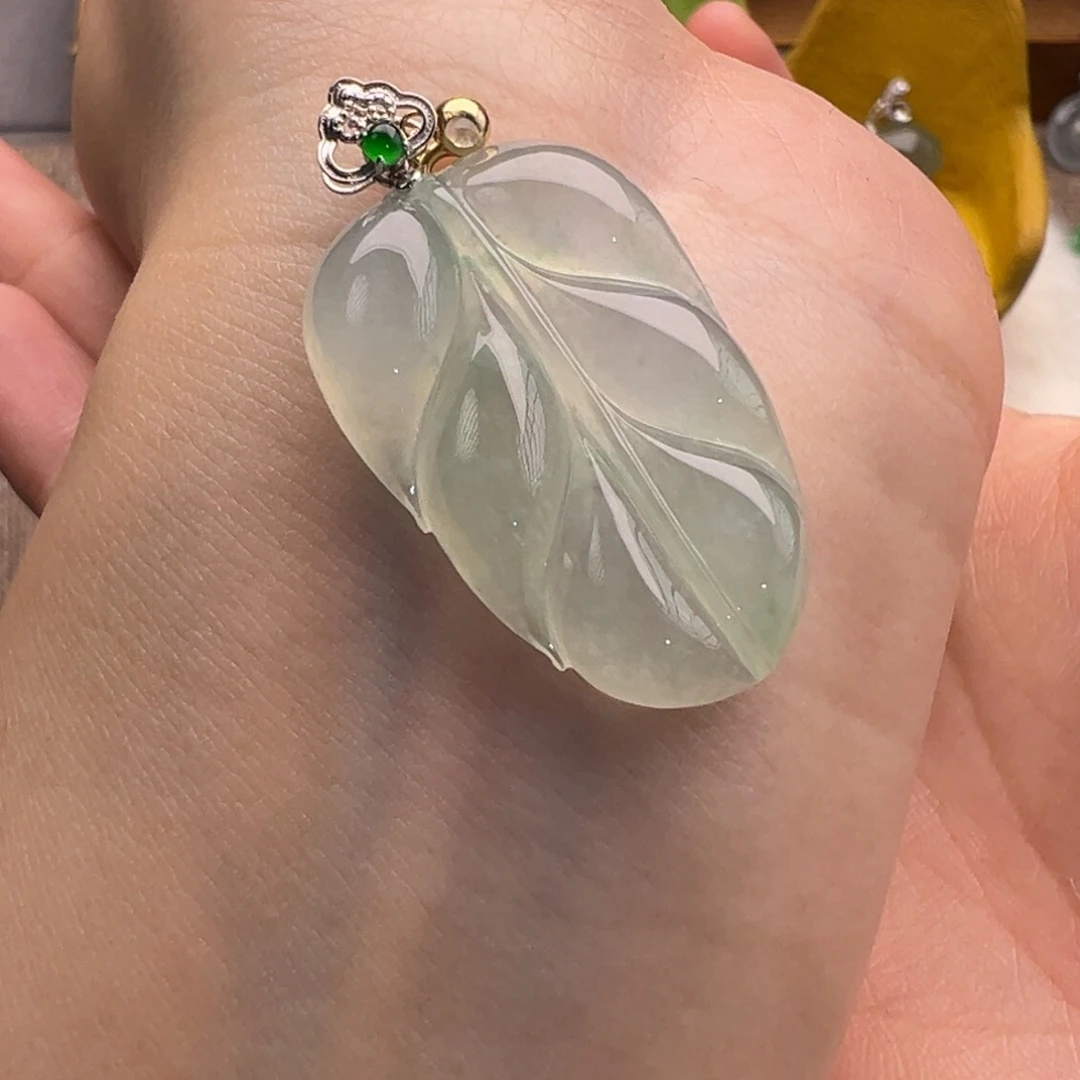翡翠18K金镶嵌颈饰Y叶子