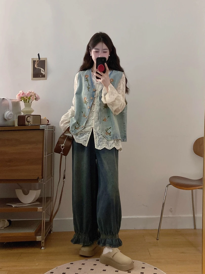 森系复古刺绣牛仔马甲短外套女夏季减龄宽松叠穿坎肩别致背心上衣