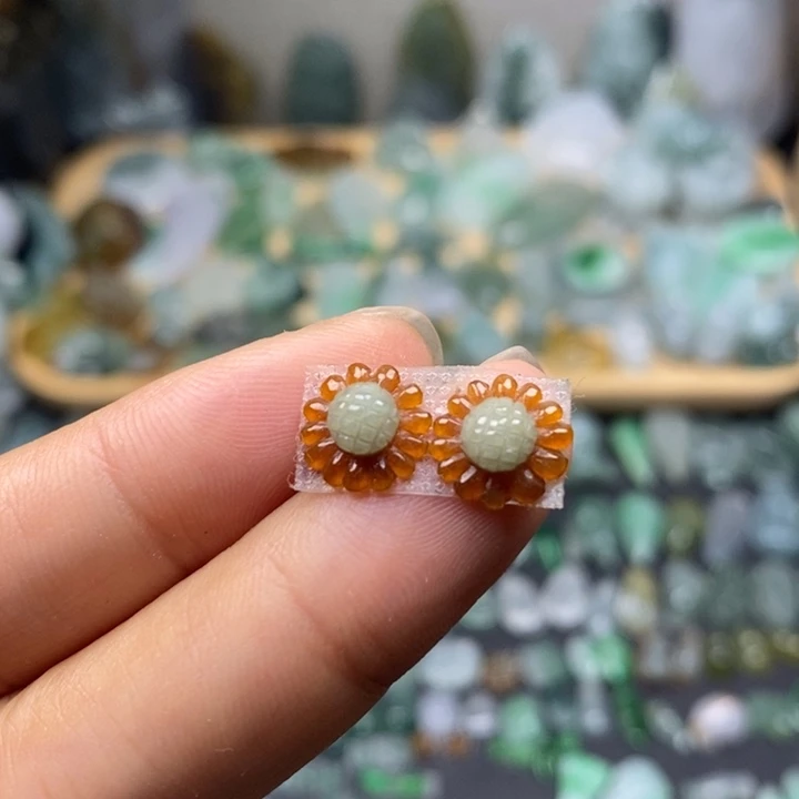 颈饰未镶嵌翡翠花