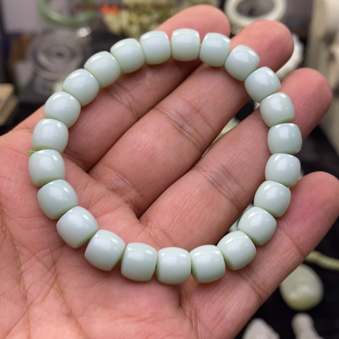 和田玉未镶嵌吊坠(赠链)