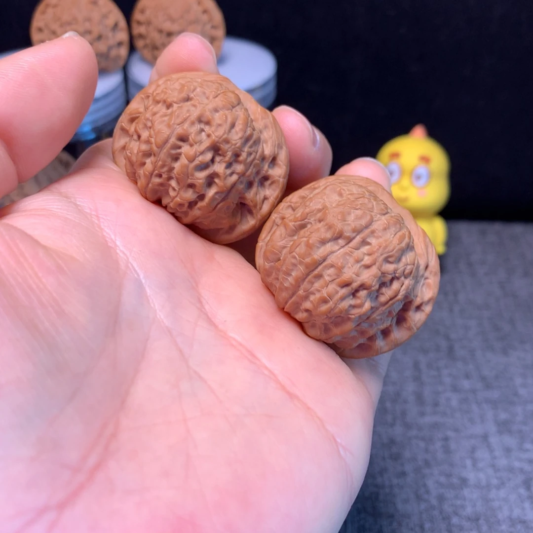 文玩核桃把件血麒麟