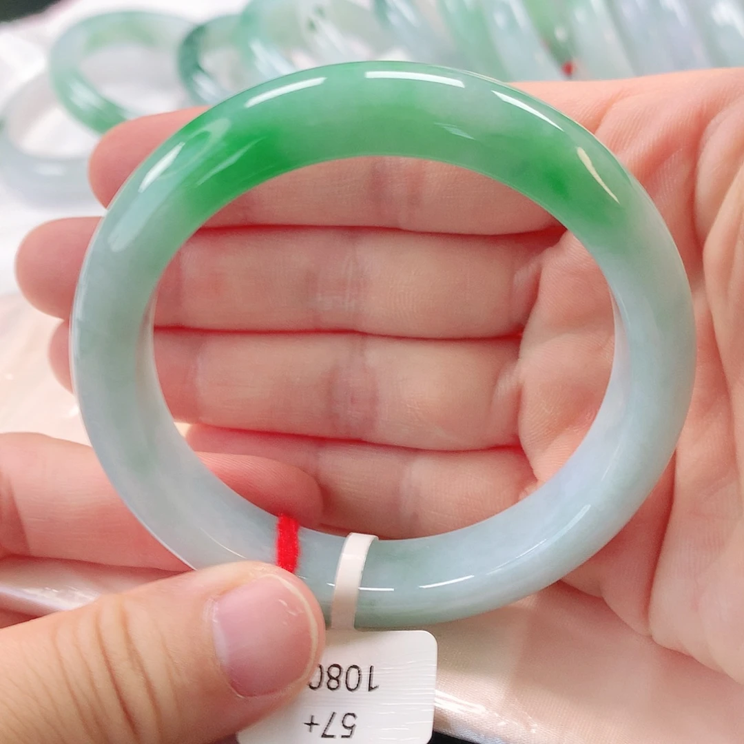 翡翠未镶嵌手镯缅甸A货翡翠手镯