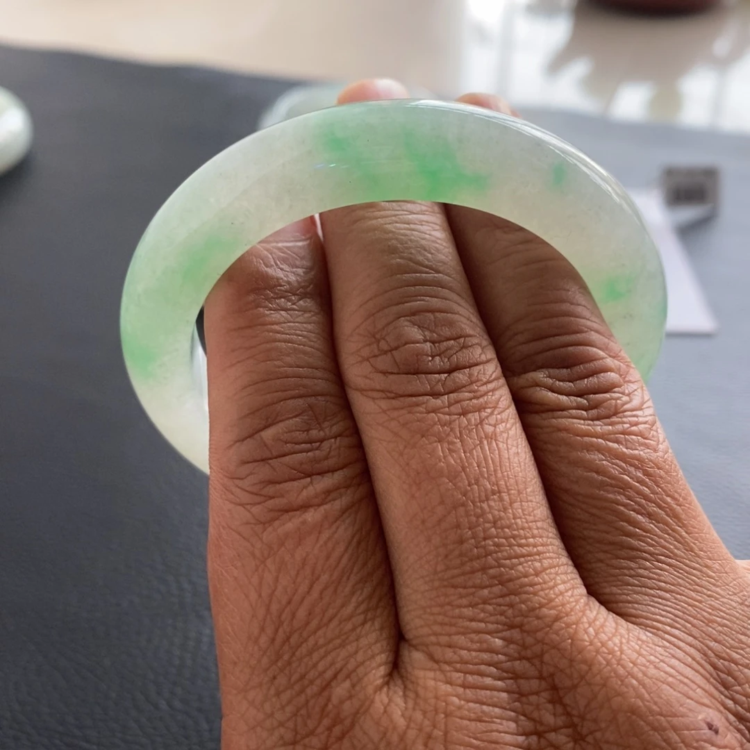 未镶嵌手镯翡翠天然翡翠手镯