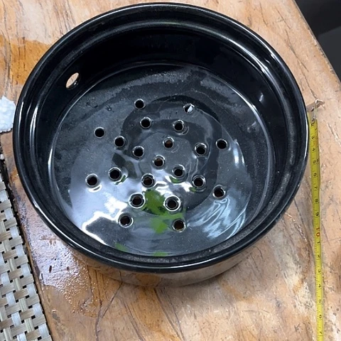 微瑕 ，不能明火，口径17高度7黑色