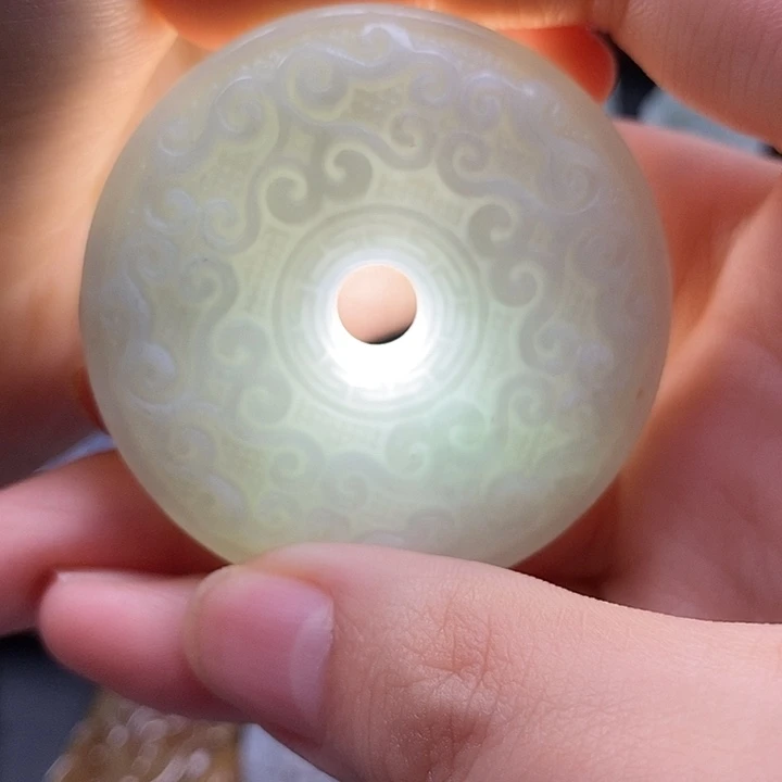 翡翠未镶嵌颈饰翡翠首饰