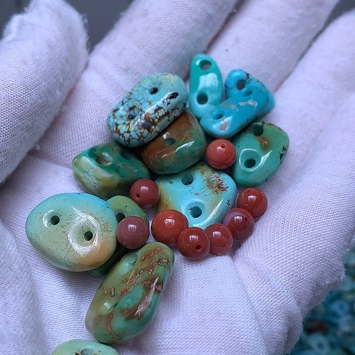 妆****南红玛瑙未镶嵌珠宝奇石