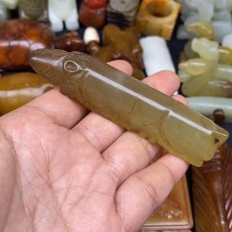 未镶嵌蛇纹石玉颈饰66