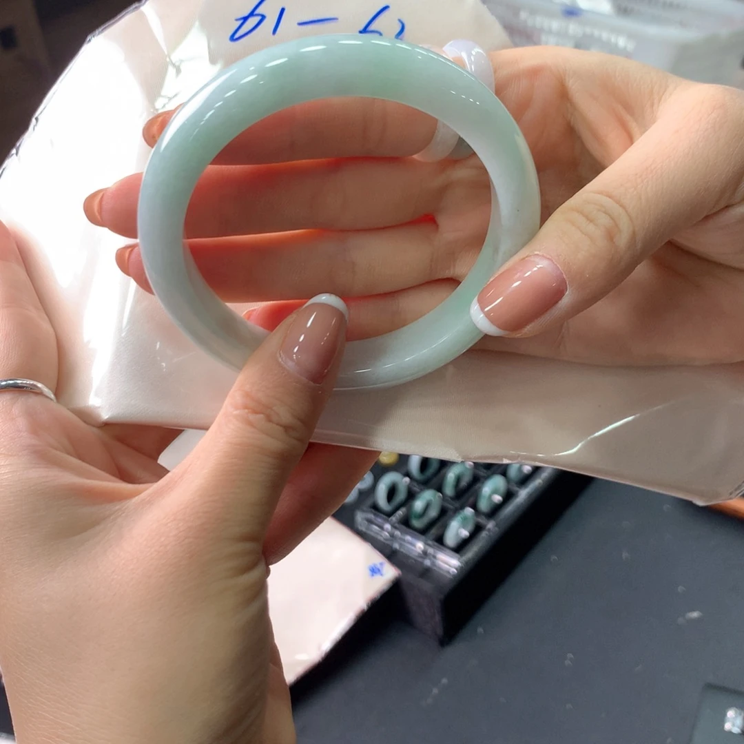 未镶嵌手镯翡翠翡翠