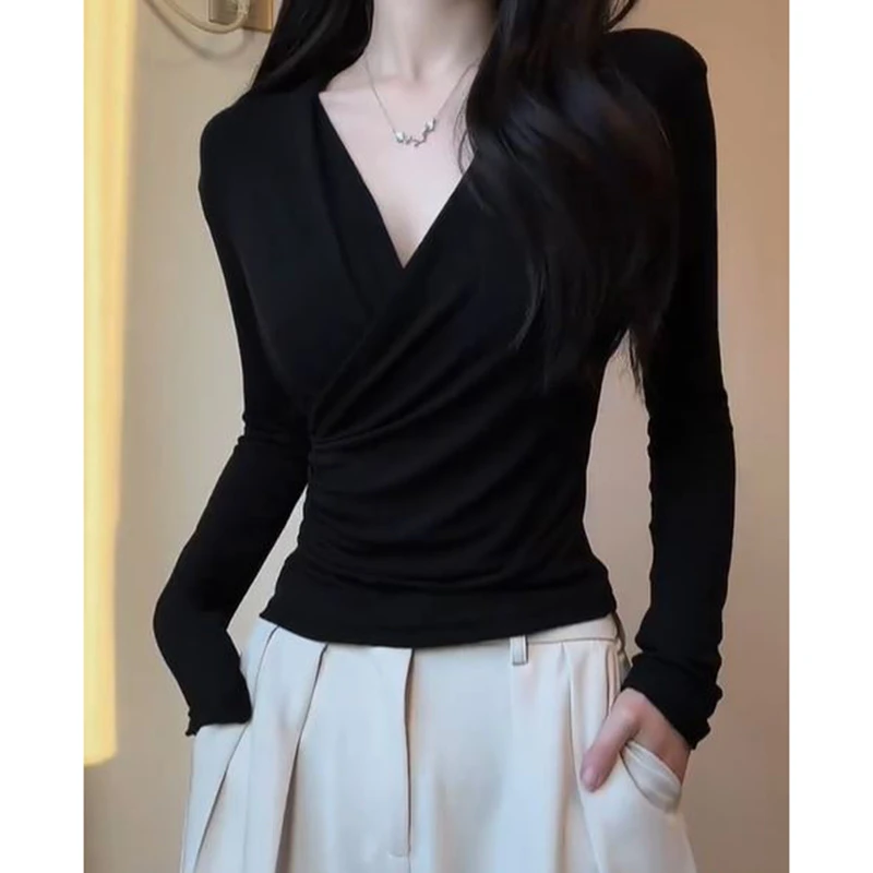 秋冬胖mm遮肚子内搭打底衫上衣大码黑色交叉v领长袖t恤女小众