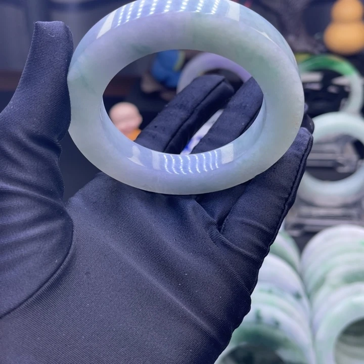 定制翡翠未镶嵌手镯