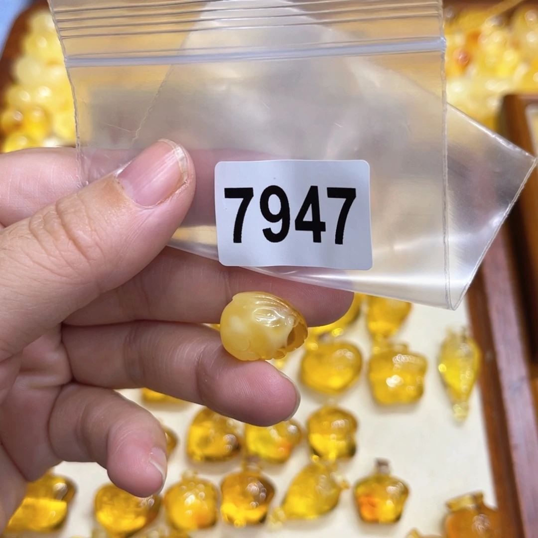 琥珀未镶嵌珠宝奇石