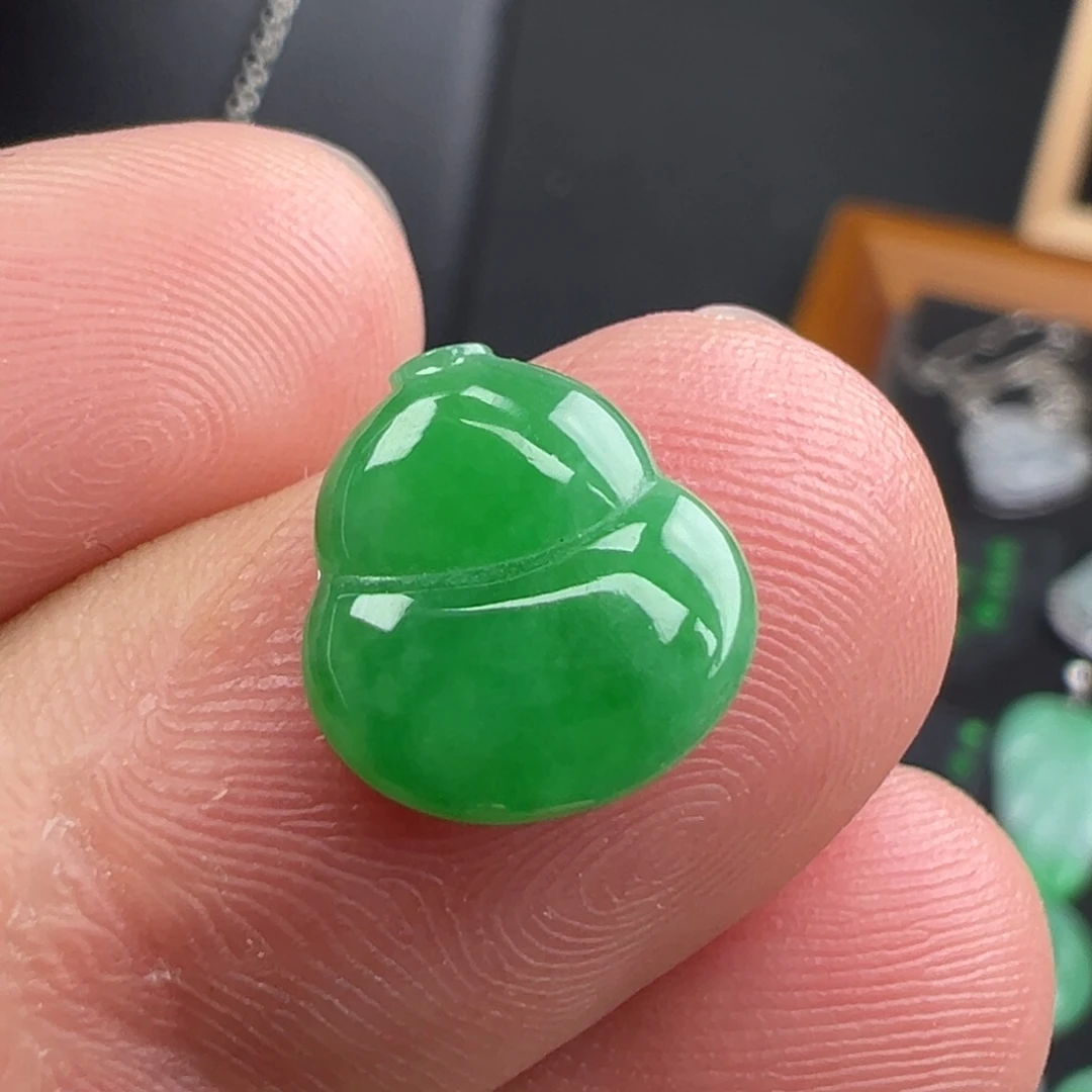 翡翠未镶嵌颈饰葫芦11.1