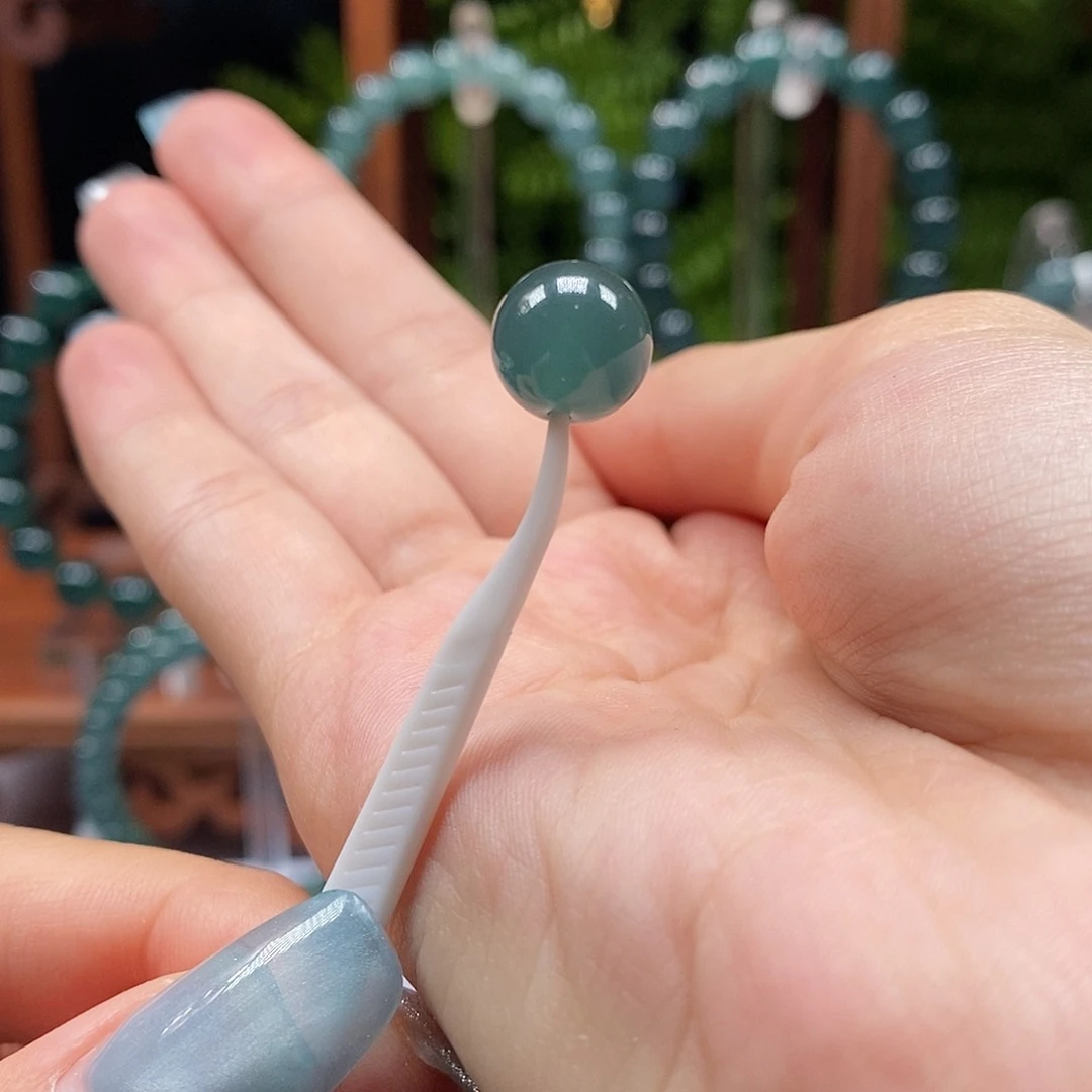 散珠翡翠9.8mm单珠（有黑点）