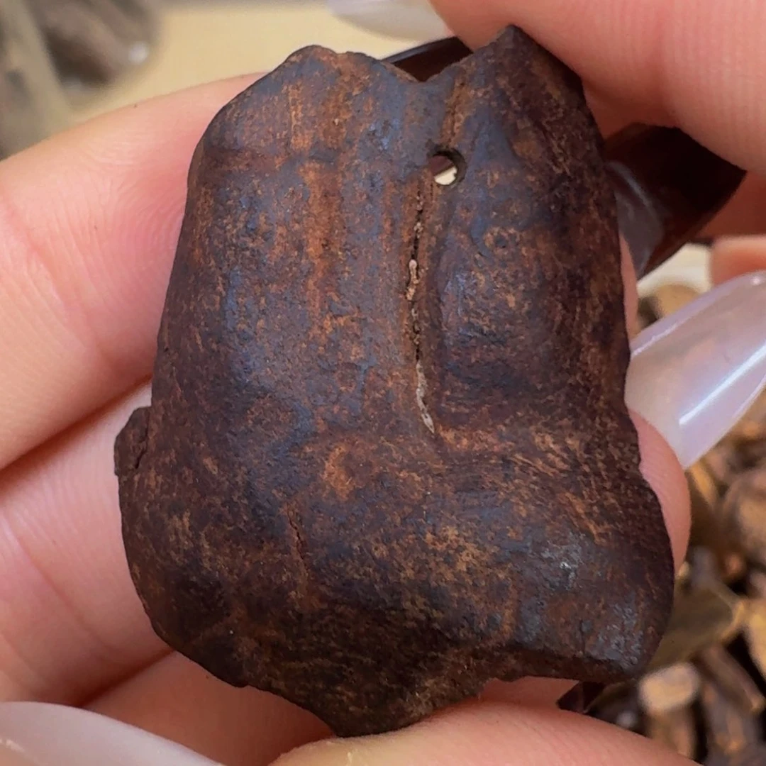 沉香吊坠99沉红土吊坠