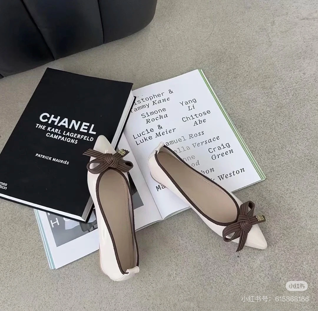 浅口单鞋平跟百搭通用一脚蹬尖头温柔方头瓢鞋时尚