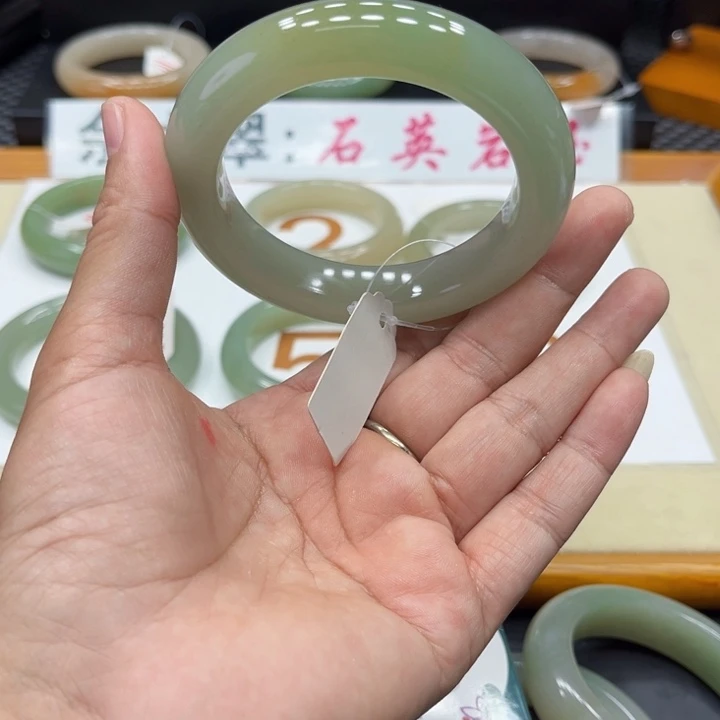 未镶嵌手镯石英质玉用****5