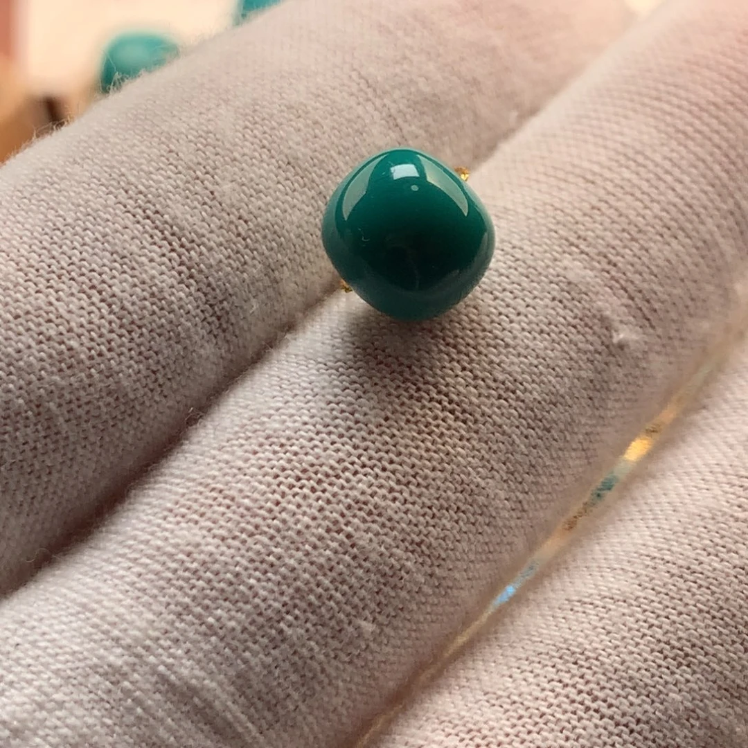 关***过绿松石未镶嵌绿松石