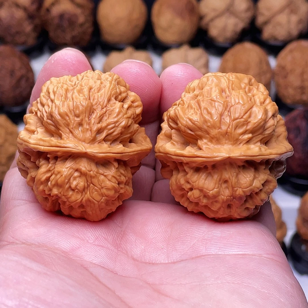 文玩核桃吊坠峭壁蟾王44尺