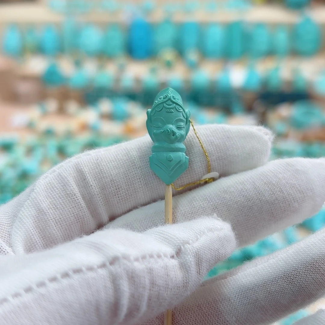 绿松石未镶嵌珠宝奇石