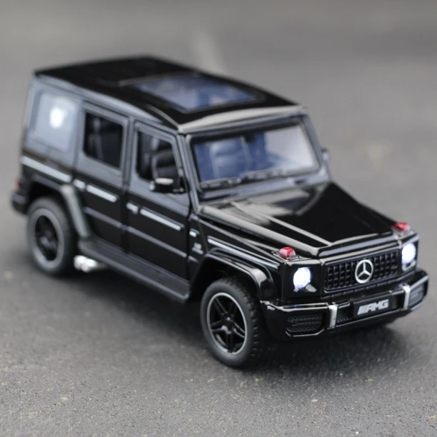 新G63合金车模静态摆件底座升级版灯光开门礼品合金模型