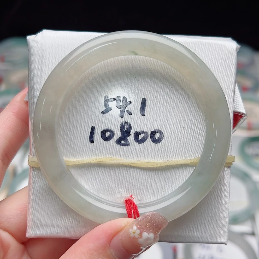 翡翠手镯（圆镯）未镶嵌