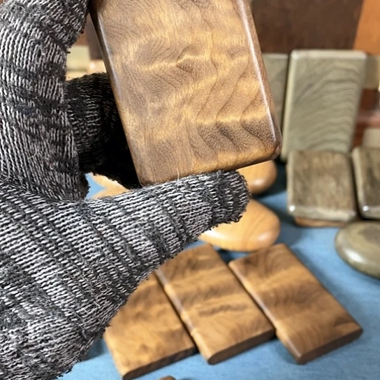 【闪购商品】欧*平金丝楠阴沉木无事牌