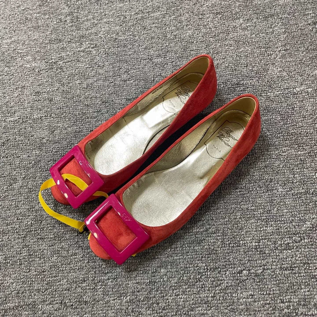 95新 Roger Vivier/罗杰·维威耶 芭蕾平底休闲单鞋  36.5码/12937