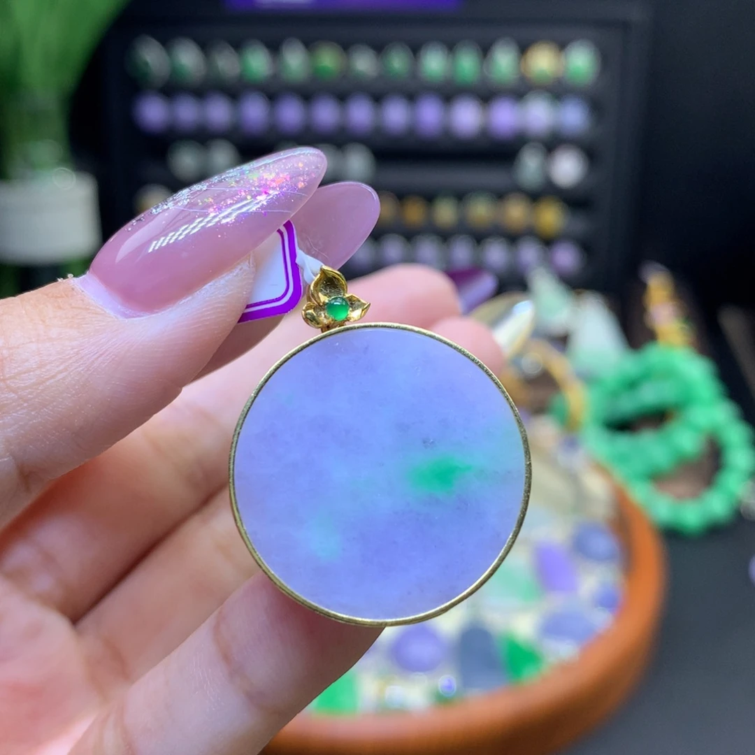 颈饰18K金镶嵌翡翠