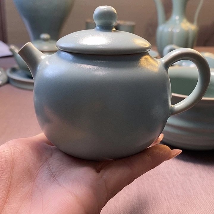 瓷片无纹不开片带底款一级