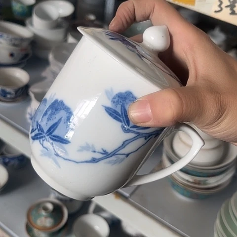 其他瓷办公杯一个