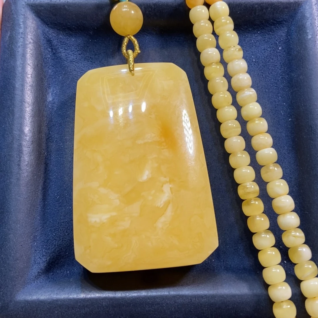 琥珀未镶嵌颈饰蜜蜡