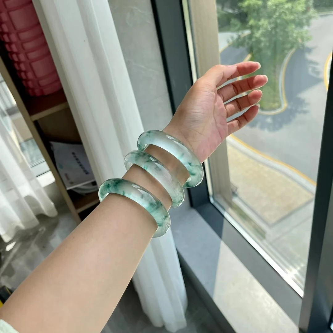 独龙玉手镯翡翠色冰种飘花玉镯天然石英岩玉镯子正圆平安镯女送礼