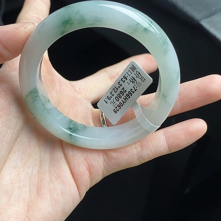 翡翠手镯未镶嵌53圈口