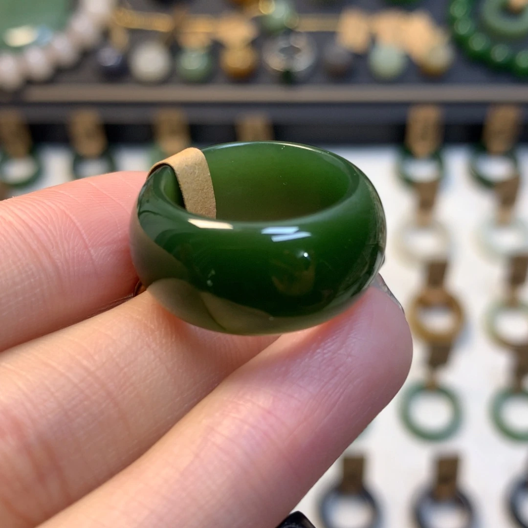 和田玉戒指未镶嵌毕业俄7帝王辣绿