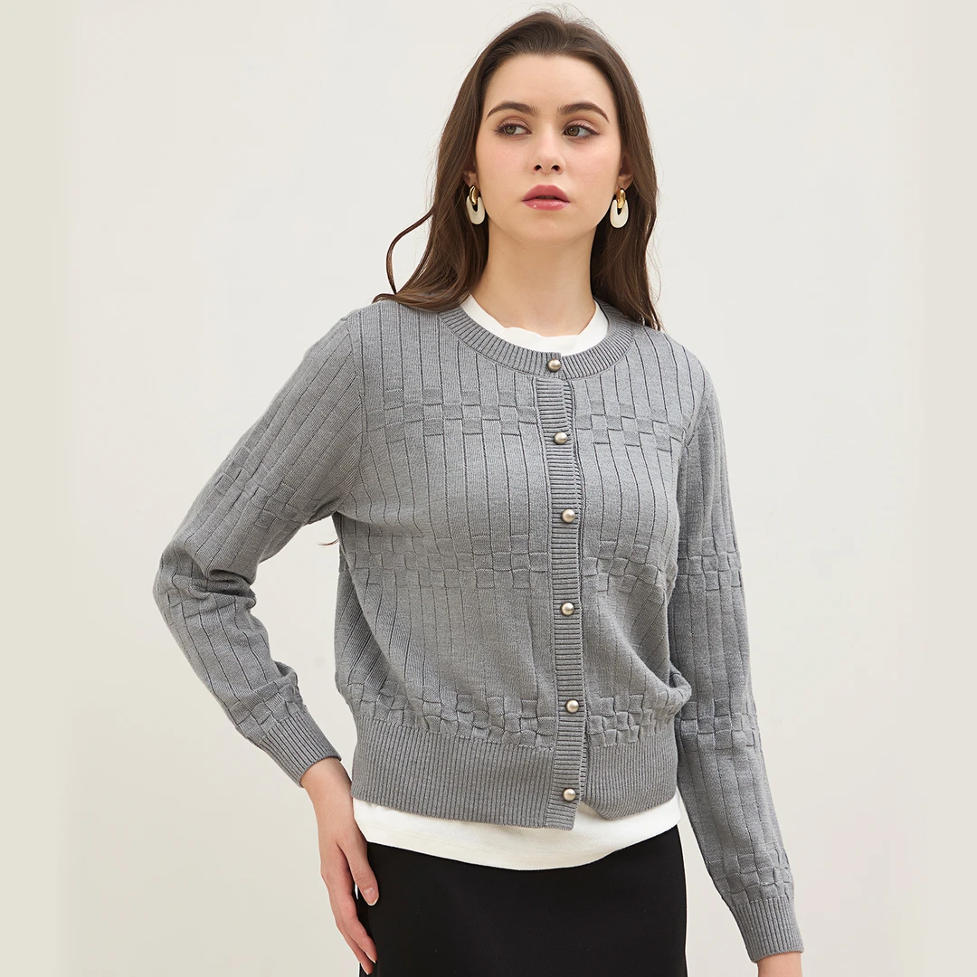 雅意娜菲2025年秋冬新款圆领单排扣羊毛针织开衫简约坑条显瘦上衣