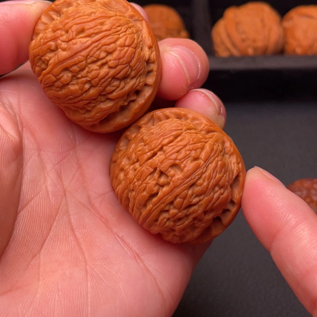 文玩核桃把件秦岭野生核桃